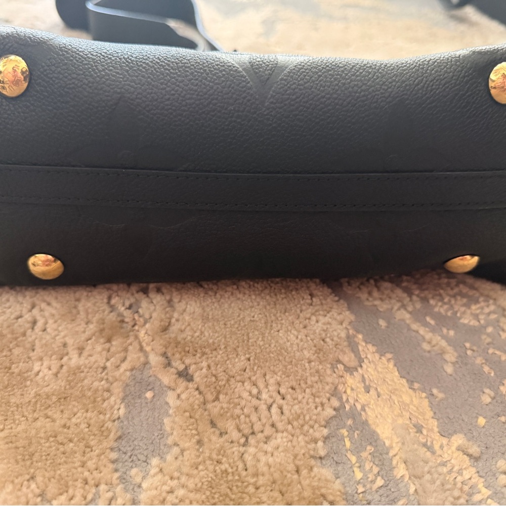 Louis Vuitton Carryall PM - Black - Picture 7 of 12